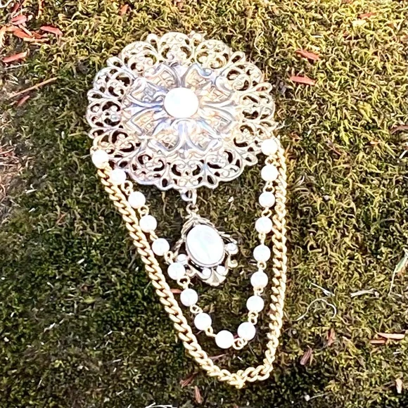 Vintage Victorian Style Collar Brooch! - Picture 4 of 11